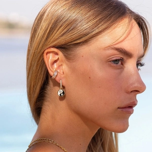 Boucles d'oreilles yin yang en acier doré 18K et manchette d'oreille en cristal