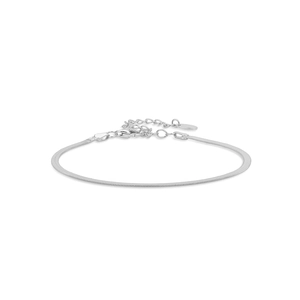 Detail view of silver S925 snake chain bracelet with lobster clasp and 925 stamp