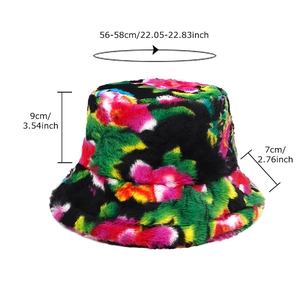 Chapeau bob en peluche fleurie colorée avec dimensions indiquées pour l'hiver