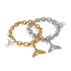 Bracelet chaîne en perles d'eau douce et queue de poisson en or et argent pour la plage