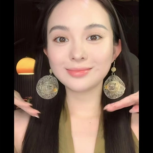Boucles d'oreilles en raphia avec fleurs jaunes et crochets dorés pour femmes