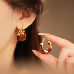 Retro Amber Resin Hoop Earrings For Women With Gold Plated Copper Elegant French Style Chic Accessory