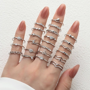 Set di anelli minimalisti in argento sterling 925 con ciondoli a stella e cuore da donna