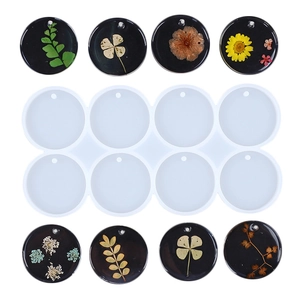Detail of 8-cavity round silicone mold for resin crafts with dried flower pendant examples