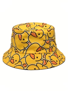 Vue détaillée du chapeau bob jaune avec motifs de canards répétés pour les loisirs