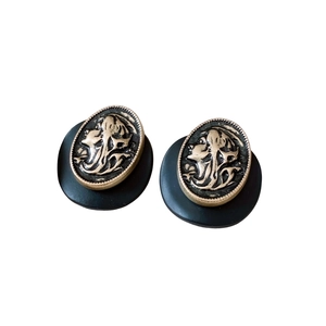 French vintage oval resin stud earrings with embossed bronze-finish metal layer
