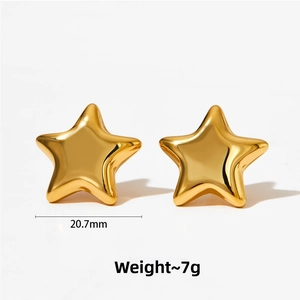 Macro view showing 20.7mm polished gold hollow star earrings with product dimensions