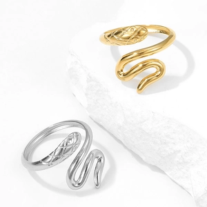 Bagues serpent vintage plaquées or 18 carats et argent avec tête gravée en relief