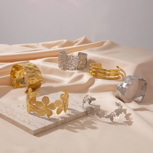 Stainless Steel 18K Gold Plated Open Cuff Bracelet For Women Geometric Hammered Texture Butterfly Flower Shape Vacation Jewelry