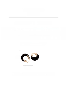 Dimensions détaillées des boucles d'oreilles C en alliage doré et velours noir