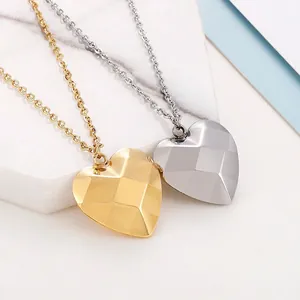Collier Pendentif Cœur Géométrique Facetté Acier Titane Plaqué Or 18K Bijoux Minimalistes Pour Femmes