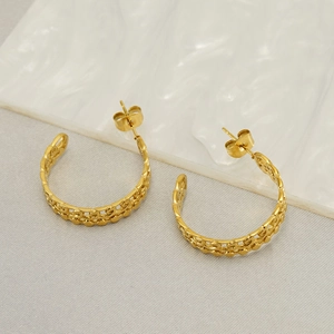 Fashionable gold C-shape geometric hollow chain hoop earrings for women in stainless steel