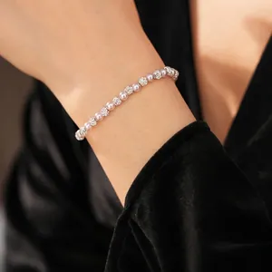 Elegant pearl and pavé diamond-set beaded bracelet with French vintage luxury style