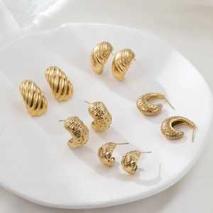 Vintage Stainless Steel Gold Plated Moon Star Hoop Earrings For Women Luxury Pave Rhinestone Embossed Geometric Stud Jewelry