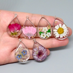 Teardrop Wassertropfen Anhänger Echte Trockenblume Harz Anhänger Goldfolie Legierungsrahmen DIY Schmuckherstellung Handgefertigt Botanisch