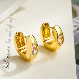 Boucles D'oreilles Huggie Élégantes En Cuivre Plaqué Or Avec Zircon Ovale Créoles Géométriques Pour Femmes