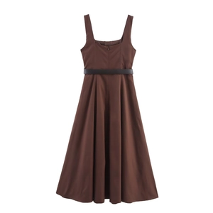 Robe midi élégante sans manches marron foncé avec ceinture assortie et fermeture éclair au dos