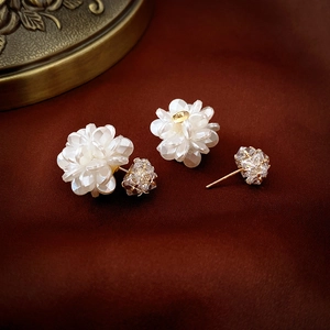 Elegant acrylic flower earrings with cubic zirconia, versatile 2-way gold post style
