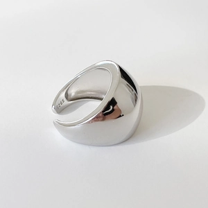 Polished S925 sterling silver chunky open ring with minimalist smooth mirror finish