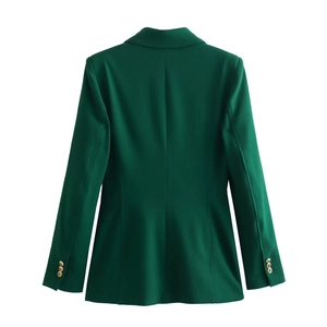 Vista posteriore del blazer verde scuro con cucitura sartoriale e bottoni dorati alle maniche
