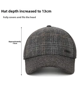 Vue détaillée casquette en laine à carreaux avec profondeur 13cm et protège-oreilles