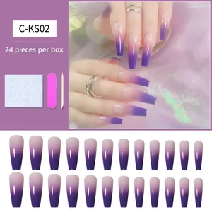 Détail du kit de faux ongles ballerine dégradé violet avec 24 pièces et accessoires