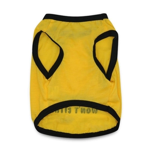 Détail du gilet léger jaune pour animaux avec bordure noire et coton respirant doux