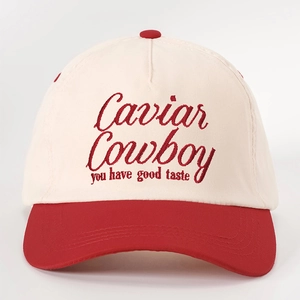 Casquette de baseball vintage crème et rouge avec broderie Caviar Cowboy et bordure