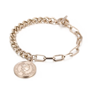 Bracelet chaîne en or rose avec pendentif pièce Elizabeth II et fermoir à bascule OT