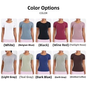 Matrice montrant 10 couleurs pour le t-shirt de sport ajusté sans couture à manches courtes