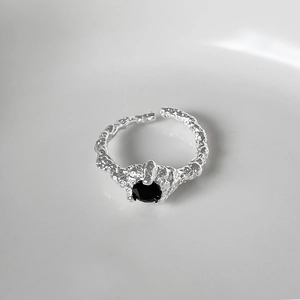 Minimalist S925 sterling silver open ring with black gemstone and lava texture