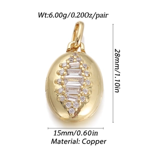 Detailed view of 18K gold plated copper oval pendant with dimensions and weight specs