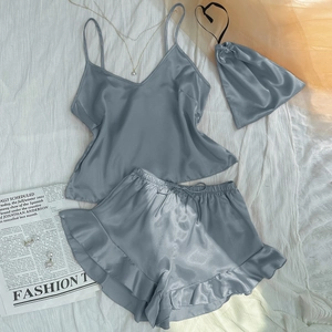 Schickes 3-teiliges Eisseiden-Pyjama-Set mit V-Ausschnitt und Rüschen-Shorts in Graublau