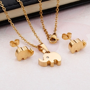 Goldenes Elefanten-Schmuckset mit Kristallaugen bestehend aus Halskette und Ohrringen