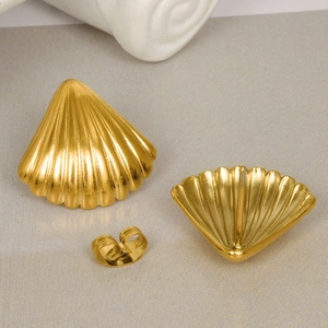 Minimalist 18k gold plated 304 stainless steel shell stud earrings for women