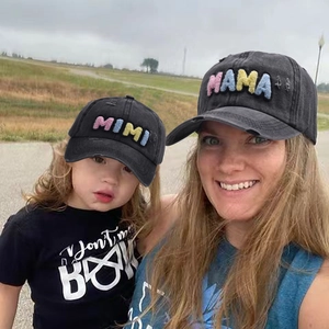 Casquettes de baseball noires en coton avec broderies MAMA et MIMI colorées en bouclette