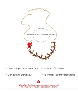 Détails de taille et poids du collier de Noël avec pendentifs renne et traîneau rouge