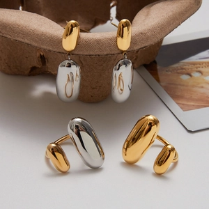 Elegante set di orecchini e anelli aperti in acciaio inossidabile bicolore oro e argento