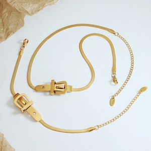 Parure bijoux dorée avec chaîne serpent plate, pendentif boucle et gravure K18