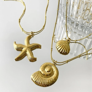 Chic gold starfish and seashell pendant necklaces set in high-quality stainless steel