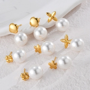 18K gold plated stainless steel pearl stud earrings with clover and heart motifs