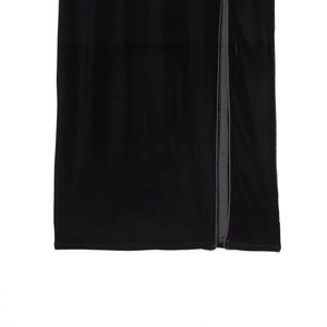 Elegantes schwarzes Samt-Cheongsam-Kleid mit Seitenschlitzen und schmaler Passform