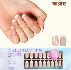 Détail des faux ongles French YMS012 en soft gel nude et blanc avec système 3-en-1