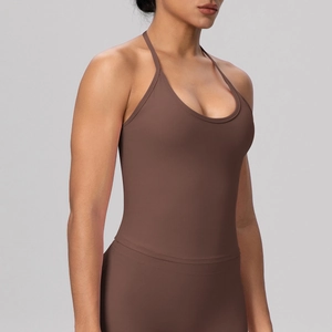 High elasticity cross-back sports bra in coffee brown for yoga and fitness training