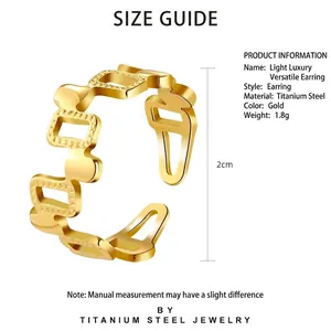 Irregular geometric C-shaped 18k gold plated titanium ring with chain texture design