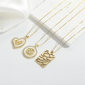 Golden MOM heart pendant necklace set with mother-child pattern on box chain jewelry