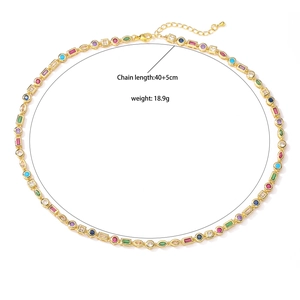 Dettaglio collana in oro con zirconi colorati, misura 40+5cm e peso di 18,9g