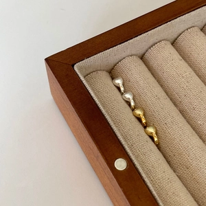 Minimalist 925 sterling silver heart-shaped rings in gold and silver mirror finish