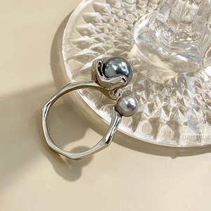 S925 sterling silver adjustable ring with irregular grey and purple pearls on glass base