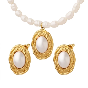 Vintage French Style Jewelry Necklace And Earrings Titanium Steel Gold Plated Embossed Oval Freshwater Pearl